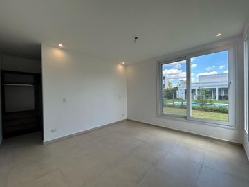 Casa en venta Canton Golf en tranquilo cul de sac  5 amb   piscina