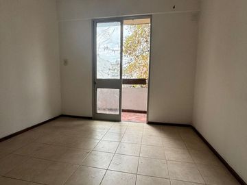 Departamento en Pichincha 2 Dormitorios con Balcón
