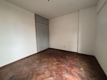 Departamento en Pichincha 2 Dormitorios con Balcón