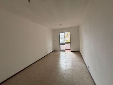 Departamento en Pichincha 2 Dormitorios con Balcón