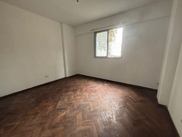 Departamento en Pichincha 2 Dormitorios con Balcón