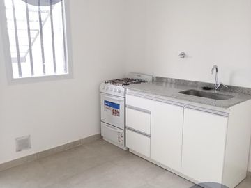 Departamento monoambiente con patio en VENTA