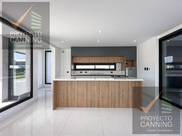 Casa en  venta Barrio El Principado Canning