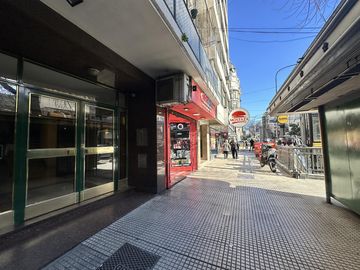 Venta departamento 6 ambientes, Caballito - Piso alto,construcción sólida a refaccionar-Apto crédito