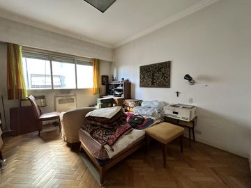Venta departamento 6 ambientes, Caballito - Piso alto,construcción sólida a refaccionar-Apto crédito