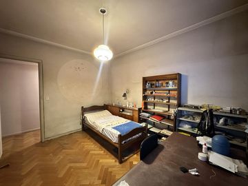 Venta departamento 6 ambientes, Caballito - Piso alto,construcción sólida a refaccionar-Apto crédito