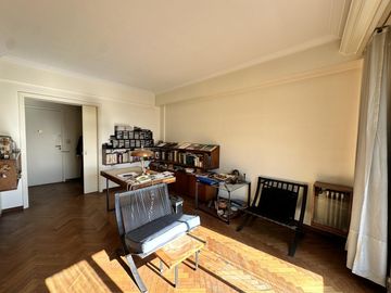 Venta departamento 6 ambientes, Caballito - Piso alto,construcción sólida a refaccionar-Apto crédito