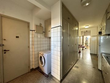 Venta departamento 6 ambientes, Caballito - Piso alto,construcción sólida a refaccionar-Apto crédito