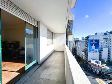 Venta departamento 6 ambientes, Caballito - Piso alto,construcción sólida a refaccionar-Apto crédito