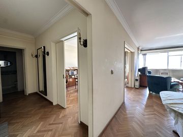 Venta departamento 6 ambientes, Caballito - Piso alto,construcción sólida a refaccionar-Apto crédito