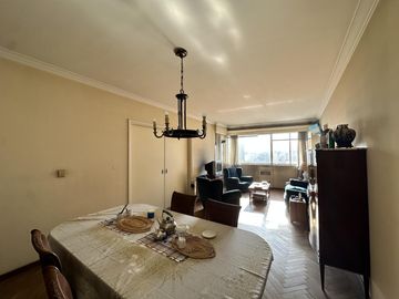 Venta departamento 6 ambientes, Caballito - Piso alto,construcción sólida a refaccionar-Apto crédito