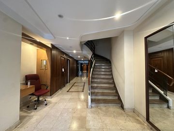 Venta departamento 6 ambientes, Caballito - Piso alto,construcción sólida a refaccionar-Apto crédito