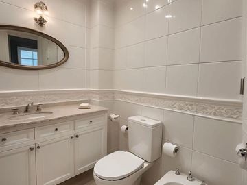 Venta departamento 6 ambientes, Caballito - Piso alto,construcción sólida a refaccionar-Apto crédito