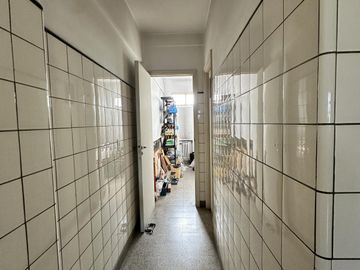 Venta departamento 6 ambientes, Caballito - Piso alto,construcción sólida a refaccionar-Apto crédito