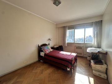 Venta departamento 6 ambientes, Caballito - Piso alto,construcción sólida a refaccionar-Apto crédito