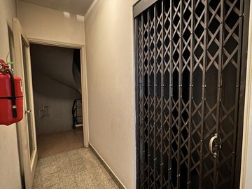 Venta departamento 6 ambientes, Caballito - Piso alto,construcción sólida a refaccionar-Apto crédito