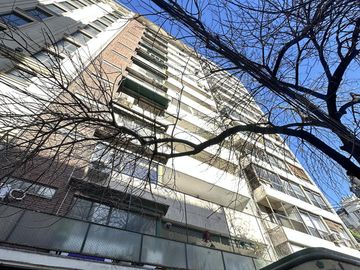 Venta departamento 6 ambientes, Caballito - Piso alto,construcción sólida a refaccionar-Apto crédito
