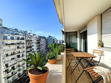 Venta departamento 6 ambientes, Caballito - Piso alto,construcción sólida a refaccionar-Apto crédito