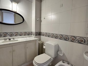 Venta departamento 6 ambientes, Caballito - Piso alto,construcción sólida a refaccionar-Apto crédito
