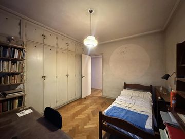 Venta departamento 6 ambientes, Caballito - Piso alto,construcción sólida a refaccionar-Apto crédito