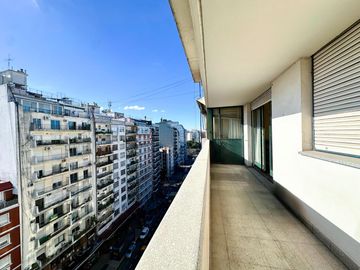 Venta departamento 6 ambientes, Caballito - Piso alto,construcción sólida a refaccionar-Apto crédito