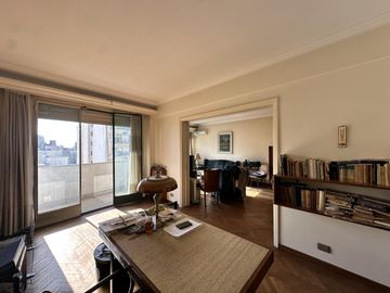 Venta departamento 6 ambientes, Caballito - Piso alto,construcción sólida a refaccionar-Apto crédito