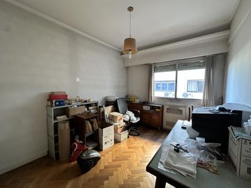 Venta departamento 6 ambientes, Caballito - Piso alto,construcción sólida a refaccionar-Apto crédito