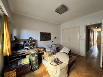 Venta departamento 6 ambientes, Caballito - Piso alto,construcción sólida a refaccionar-Apto crédito