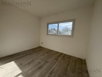Casa Duplex  Venta 3 Amb con Jardín, a Estrenar en Chic Village