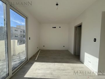 Casa Duplex  Venta 3 Amb con Jardín, a Estrenar en Chic Village