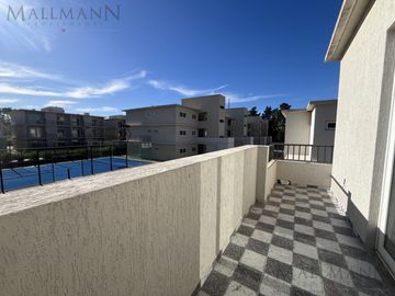 Casa Duplex  Venta 3 Amb con Jardín, a Estrenar en Chic Village
