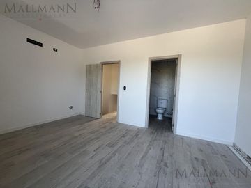 Casa Duplex  Venta 3 Amb con Jardín, a Estrenar en Chic Village