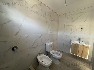 Casa Duplex  Venta 3 Amb con Jardín, a Estrenar en Chic Village