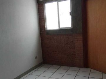 Casa en Venta 4 recamaras, una en p baja, cercana a av. principal col Satélite