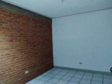Casa en Venta 4 recamaras, una en p baja, cercana a av. principal col Satélite