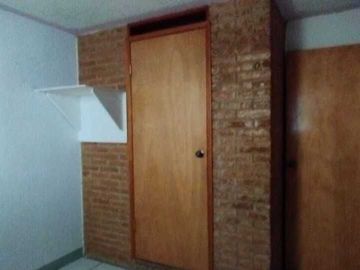 Casa en Venta 4 recamaras, una en p baja, cercana a av. principal col Satélite