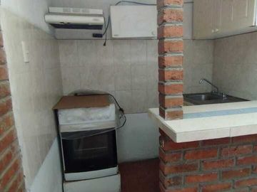Casa en Venta 4 recamaras, una en p baja, cercana a av. principal col Satélite