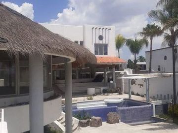 Lujosa Casa en venta - Villas del Mesón - Querétaro