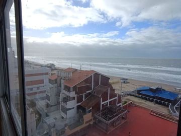 Frente Al Mar En Villa Gesell: Departamento 2 Ambientes Con CocheraCubierta Amplia Y Balcón Aterrazado Con Hermosa Vista Al Mar