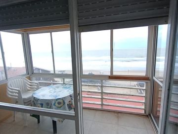 Frente Al Mar En Villa Gesell: Departamento 2 Ambientes Con CocheraCubierta Amplia Y Balcón Aterrazado Con Hermosa Vista Al Mar