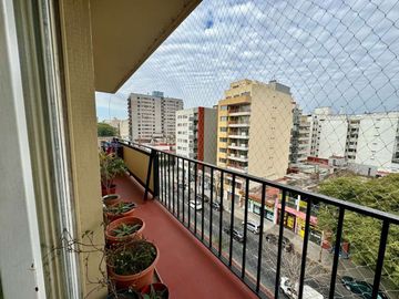 DEPARTAMENTO 3 AMBIENTES VENTA FLORESTA AL FRENTE