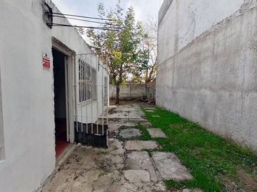 VENTA CASA 4 AMBIENTES CON PARQUE EZPELETA