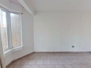 VENTA CASA 4 AMBIENTES CON PARQUE EZPELETA