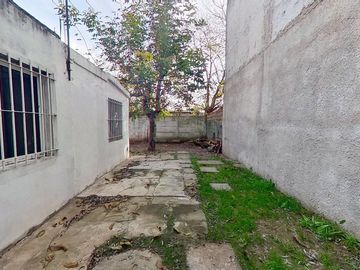 VENTA CASA 4 AMBIENTES CON PARQUE EZPELETA
