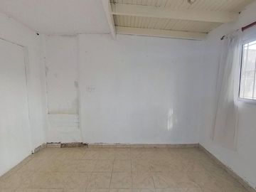 VENTA CASA 4 AMBIENTES CON PARQUE EZPELETA