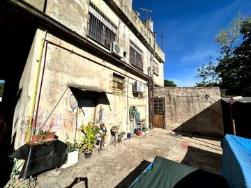CASA CON LOCALES EN VENTA EN RAFAEL CALZADA
