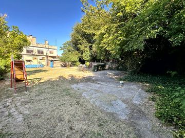 CASA CON LOCALES EN VENTA EN RAFAEL CALZADA