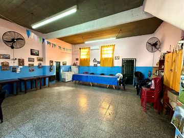 CASA CON LOCALES EN VENTA EN RAFAEL CALZADA