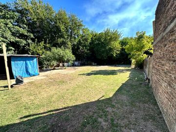CASA CON LOCALES EN VENTA EN RAFAEL CALZADA