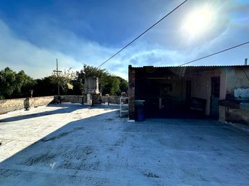 CASA CON LOCALES EN VENTA EN RAFAEL CALZADA